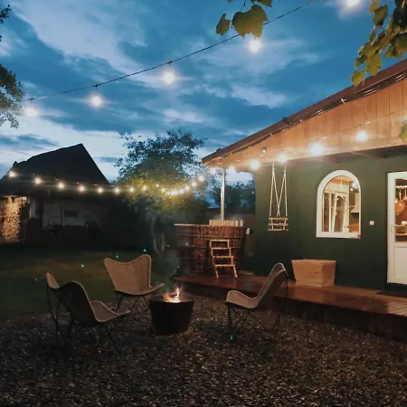 Cottage43 *